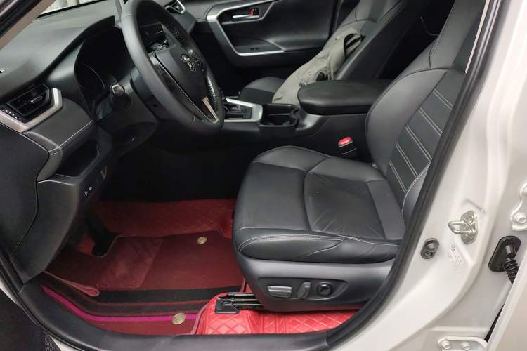 Used Toyota Wildlander 2021 2.0L CVT Two-Wheel Drive Luxury Edition Left Front Seat