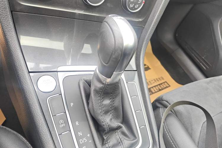 Used Volkswagen Golf 2020 Zhiai Edition 280TSI DSG Luxury Model Gear Lever