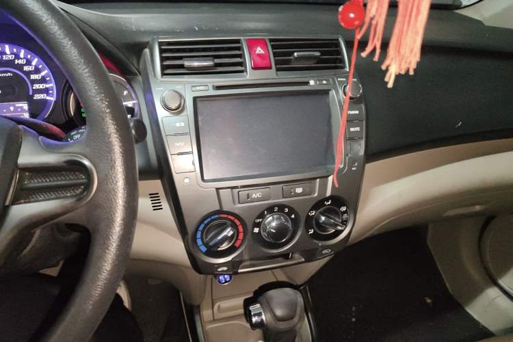 Used Honda City Classic 2014 Style 1.5L Automatic Elite Edition Audio And AC Panel
