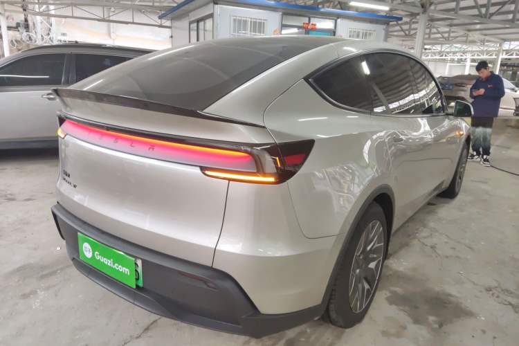 Used Tesla Model Y L 2025 Model Long-Range All-Wheel-Drive Version