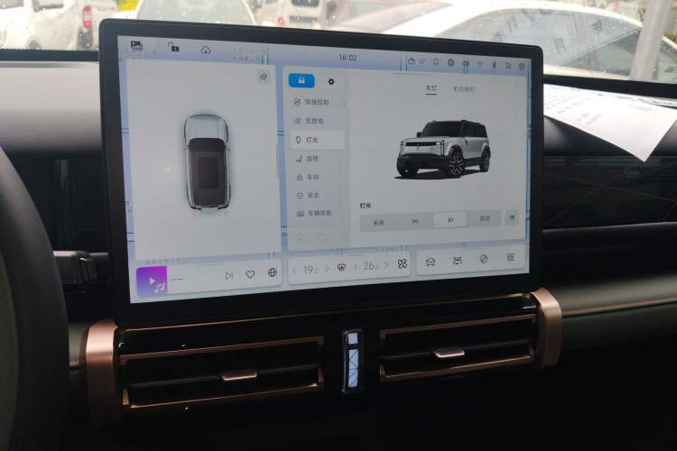 Used iCAR 03 2024 501km Two-Wheel Drive Long-Range Yuechao Edition Audio And AC Panel