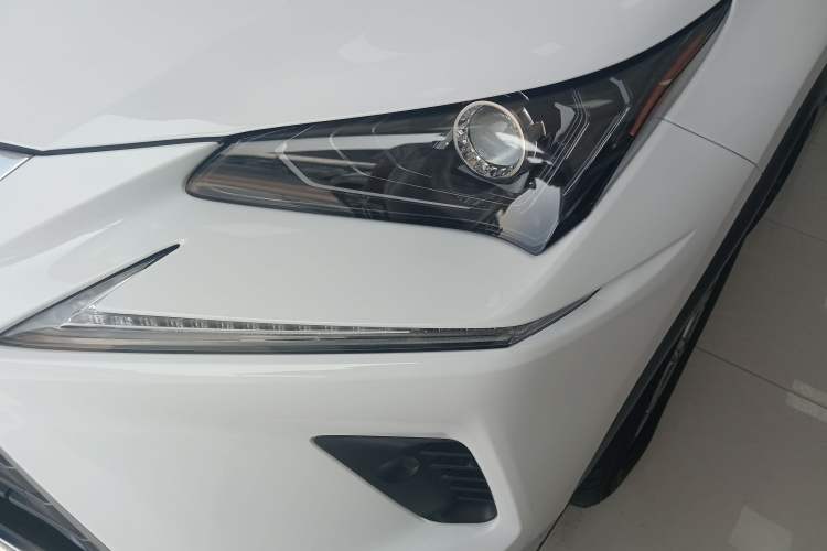 Used Lexus NX 2017 300 Front-Wheel-Drive Limited Edition Left Front Headlight