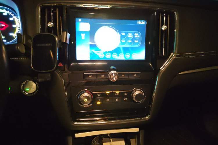 Used Roewe i6 New Energy 2019 PLUS 50T 4G Connected Glory Luxury Edition