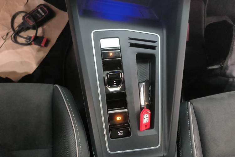 Used Volkswagen Golf 2023 Facelift 280TSI DSG R-Line Lite
