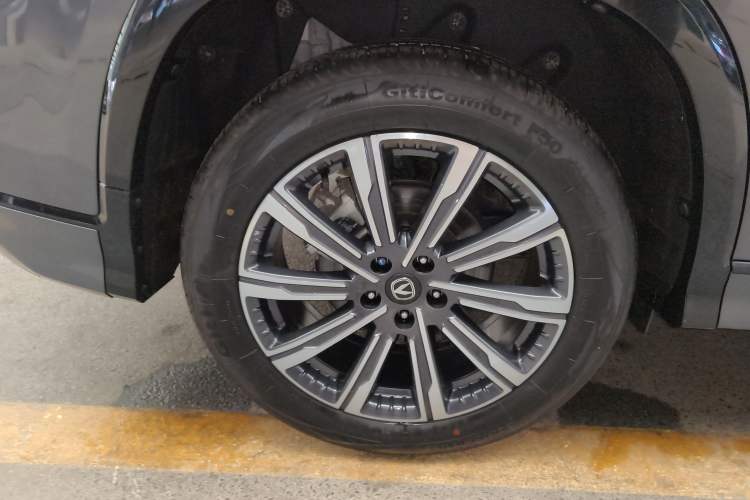 Used CHANGAN CS75 PLUS 2024 3rd Generation Champion Edition 1.5T Intelligent Drive Dynamic Model
