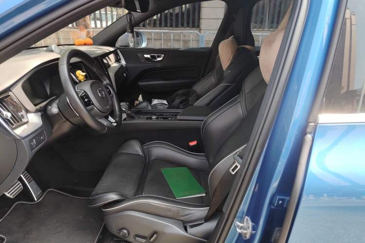 Used Volvo XC60 2019 T5 4x4 Zhiyuan Sport Edition China V Standard