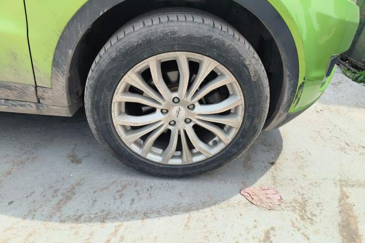 Used Land X7 2015 2.0T Panoramic Prestige Edition Right Front Wheel Hub