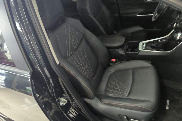 Used Toyota RAV4 2024 2.0L CVT Two-Wheel Drive Fashion Plus Edition
