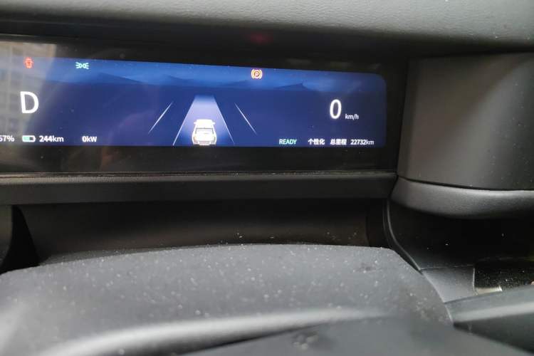 Used iCAR 03T 2024 501km Four-wheel Drive Long-Range Version Odometer Close Up