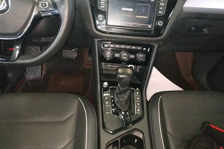 Used Volkswagen Tiguan L 2017 330TSI Automatic Two-Wheel Drive Flagship Edition
