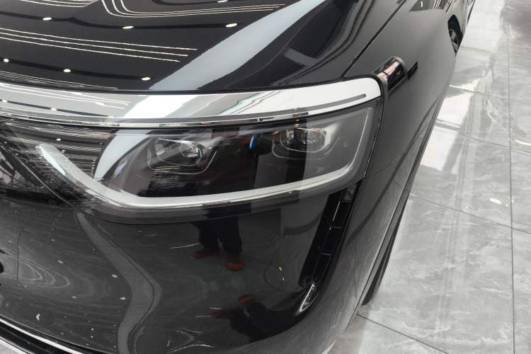 Used Hima AITO M8 2025 Extended-Range Max+ Version 53.4 kWh 6-Seater Edition Left Front Headlight