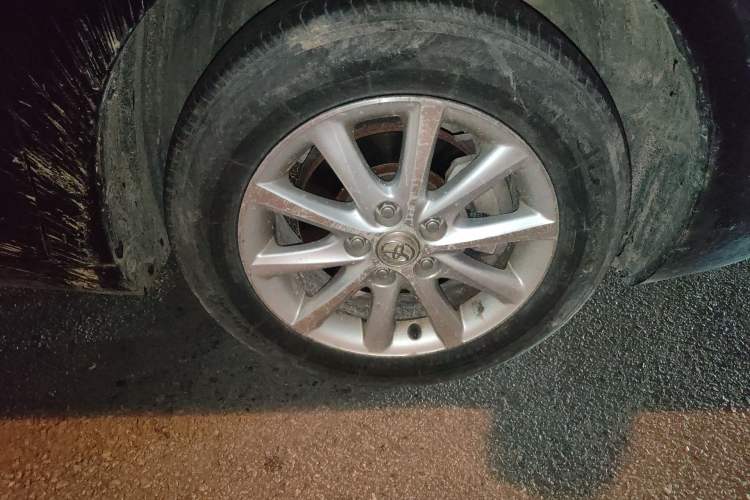 Used Toyota Camry 2012 200E Classic Elite Edition Right Front Wheel Hub