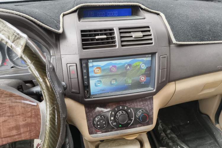 Used BAIC Weiwang M30 2015 1.5L Basic Version BJ415B Audio And AC Panel