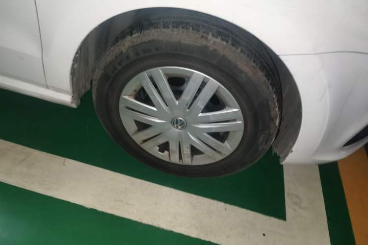 Used Volkswagen Polo 2016 1.4L Automatic Trendy Model Right Front Wheel Hub