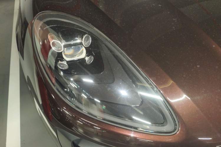 Used Porsche Macan 2018 Macan 2.0T Right Front Headlight