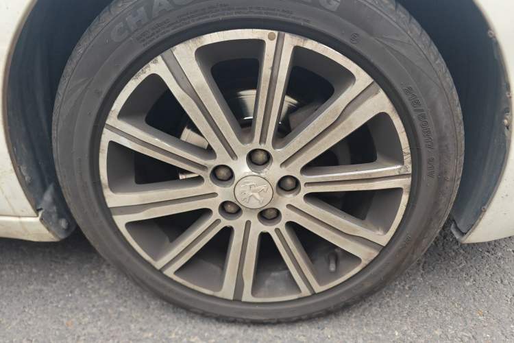 Used Peugeot 408 2014 1.8L Automatic Luxury Edition Right Front Wheel Hub