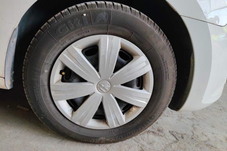 Used Volkswagen Jetta 2013 1.6L Manual Fashion Edition
