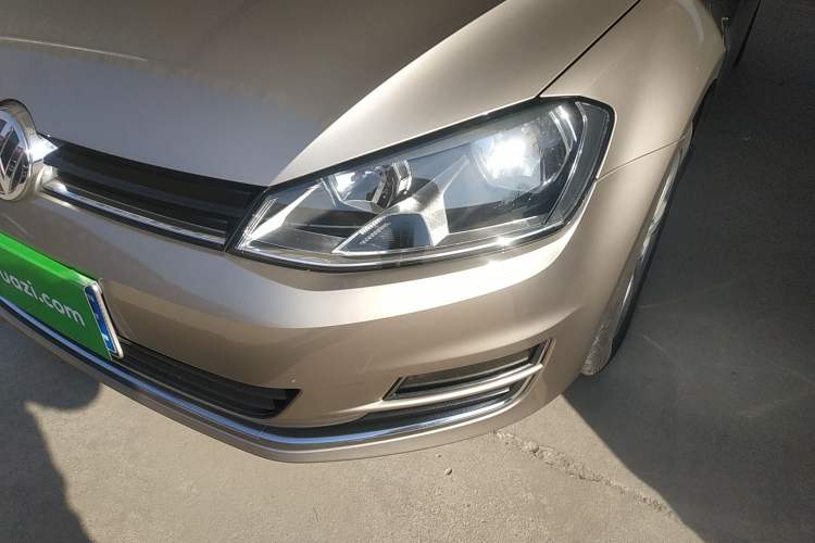 Used Volkswagen Golf 2015 1.4TSI Automatic Luxury Model Left Front Headlight