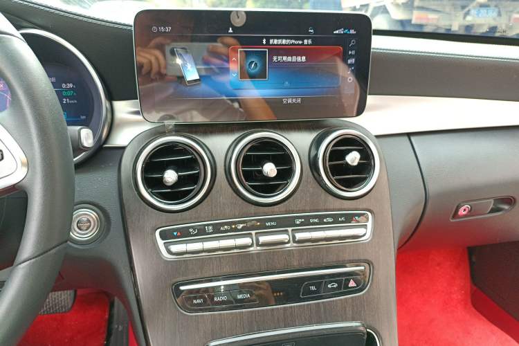 Used Mercedes-Benz C-Class 2019 Restyled C 260 L Sport Edition Audio And AC Panel