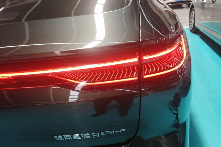 Used Geely Galaxy 8 2025 130km EM-P Starship Edition
