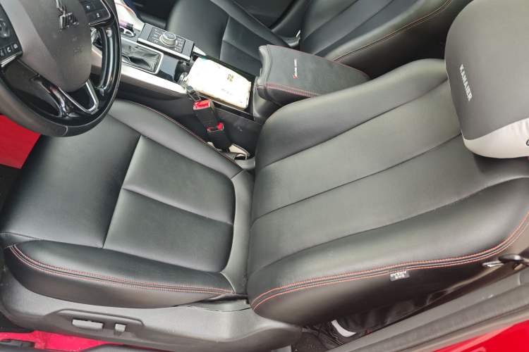 Used Mitsubishi Eclipse Cross 2019 1.5T CVT Two-Wheel Drive Dream Edition China VI Standard
