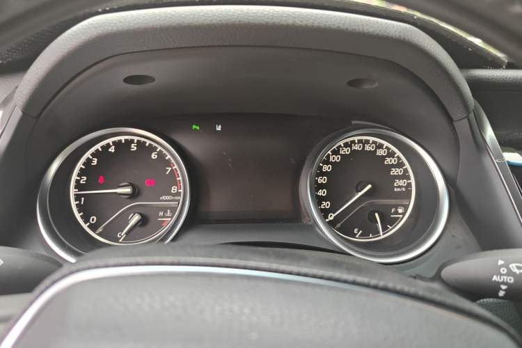 Used Toyota Camry 2021 2.0G Luxury Edition
