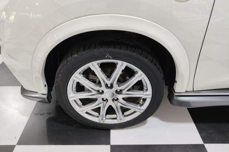 Used Infiniti ESQ 2014 1.6L Spontaneous Edition
