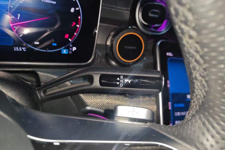 Used Mercedes-Benz CLE 2024 CLE 300 4MATIC Dynamic Coupe Gear Lever