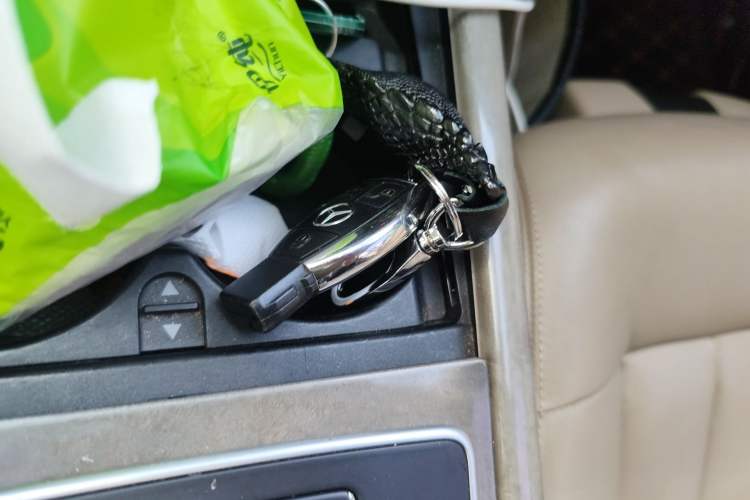 Used Mercedes-Benz E-Class 2009 E 300 Elegant Model