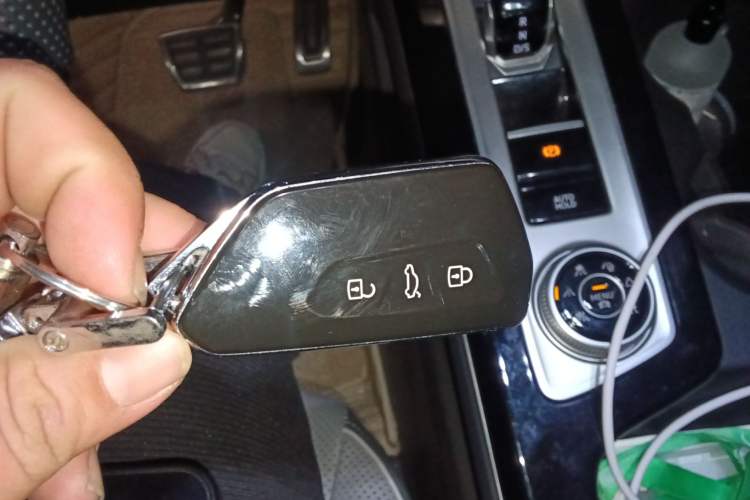 Used Volkswagen Tavendor 2023 380TSI All-Wheel Drive R-Line Journey Edition
