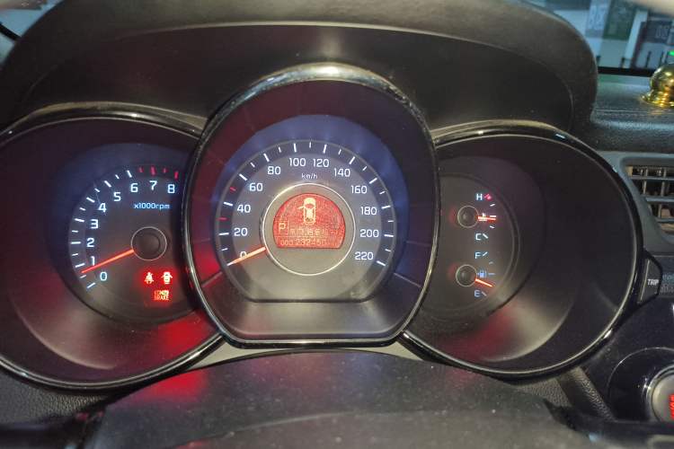 Used Kia K2 2011 Sedan 1.6L Automatic Transmission Premium
