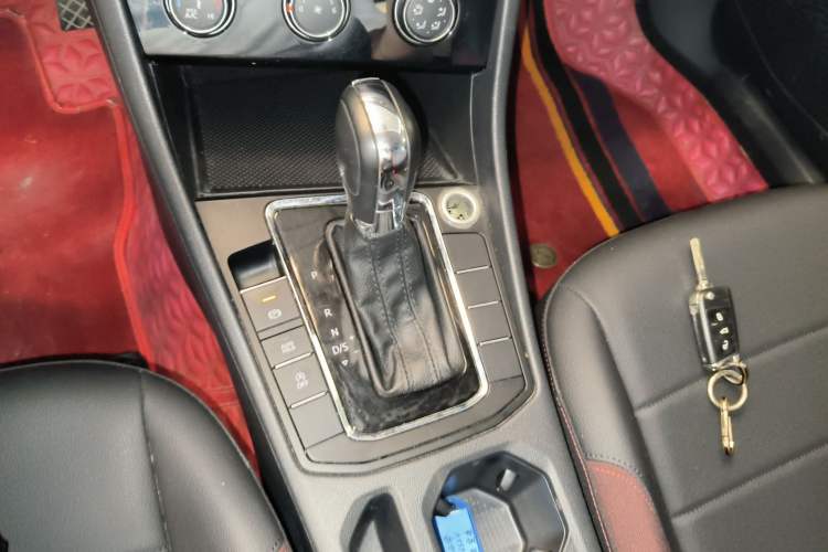 Used Volkswagen Bora 2019 1.5L Automatic Comfort Model Gear Lever