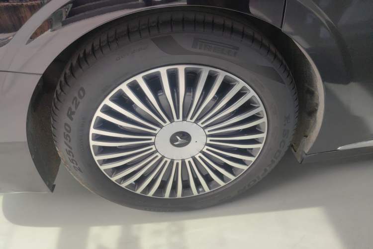 Used VOYAH Dream 2025 PHEV Four-Wheel-Drive Flagship Kunpeng Edition Right Rear Wheel Hub