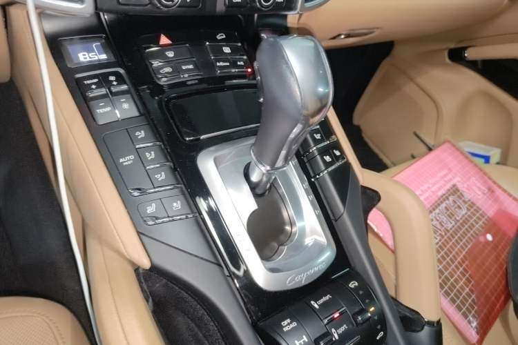 Used Porsche Cayenne 2015 Cayenne 3.0T Gear Lever