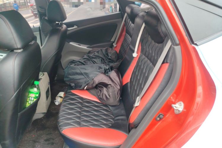 Used Hyundai Verna (older generation) 2010 Sedan 1.4L Automatic Fashionable GT Model Left Rear Seat