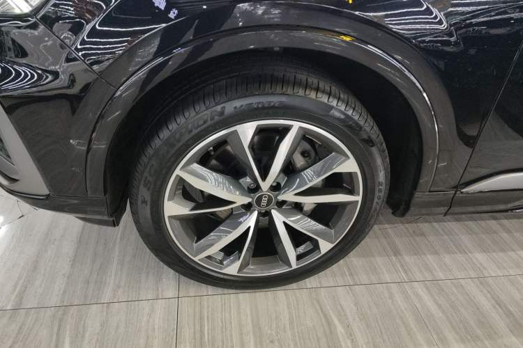 Used Audi Q7 2021 55 TFSI quattro S line Sport model
