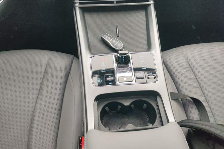 Used BYD Seal 07 DM-i 2025 DM-i 1.5L 70km Elite Model Gear Lever