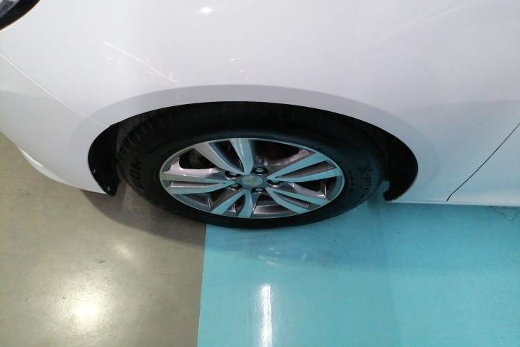 Used Chevrolet Malibu 2017 1.5T Automatic Flagship Edition Left Front Wheel Hub