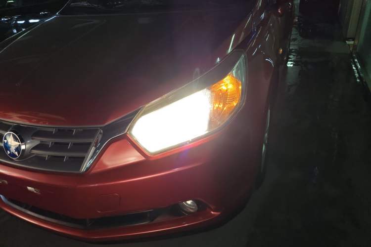 Used Venucia R50 2013 1.6L Manual Fashion Edition
