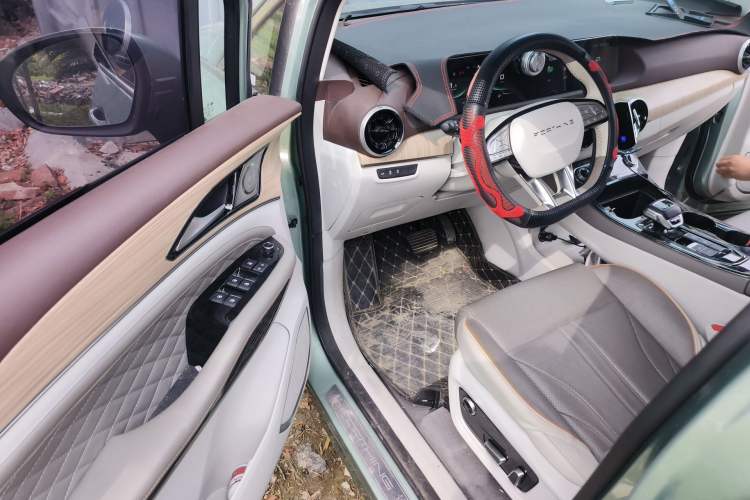 Used FORTHING Yacht 2022 1.5T DCT Chasing-the-Waves Edition Interior 3