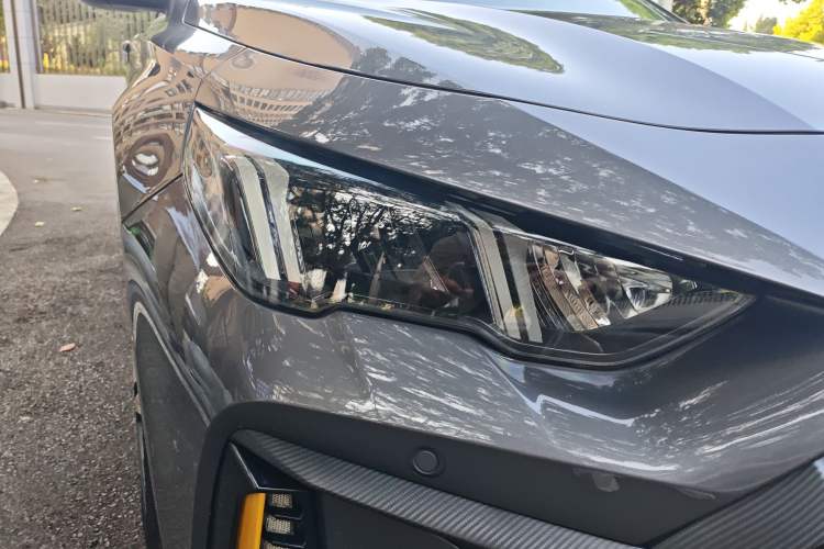 Used GAC Trumpchi EMPOW 2021 270T DCT J15 Version Right Front Headlight