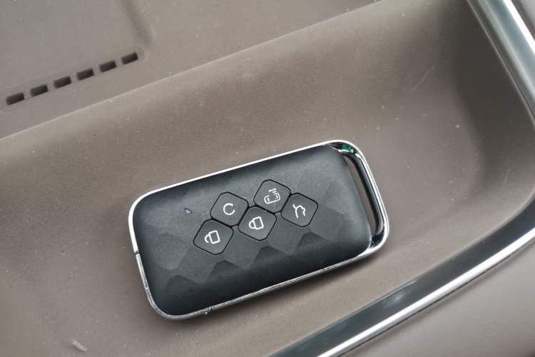 Used Wuling Starlight 730 2025 Model Plug-in Hybrid 125km Luxury Edition