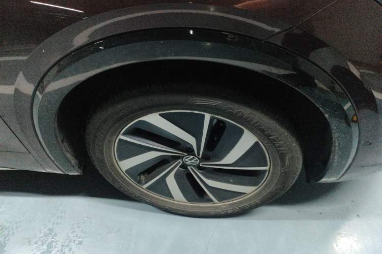 Used Volkswagen Viloran 2020 330TSI Luxury Edition Right Front Wheel Hub