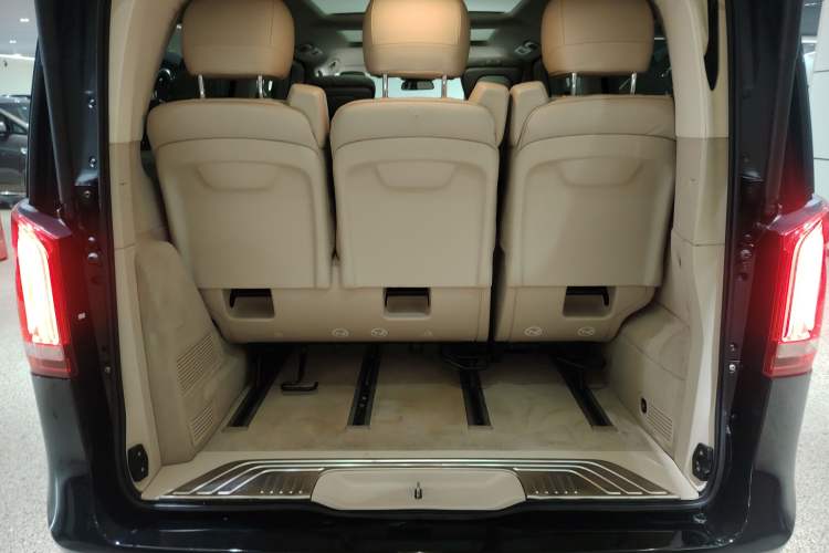 Used Mercedes-Benz V-Class 2017 V 260 L Prestige Extended Edition
