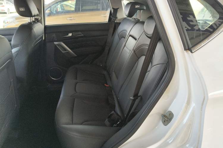 Used Haval H2 2016 Red-Label 1.5T Manual Two-Wheel Drive Luxury Model