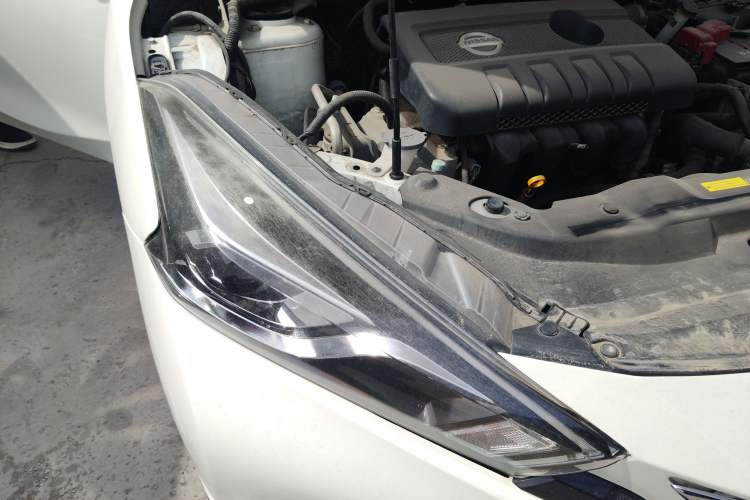 Used Nissan Lannia 2016 1.6L CVT Smart Cool Edition Right Front Headlight