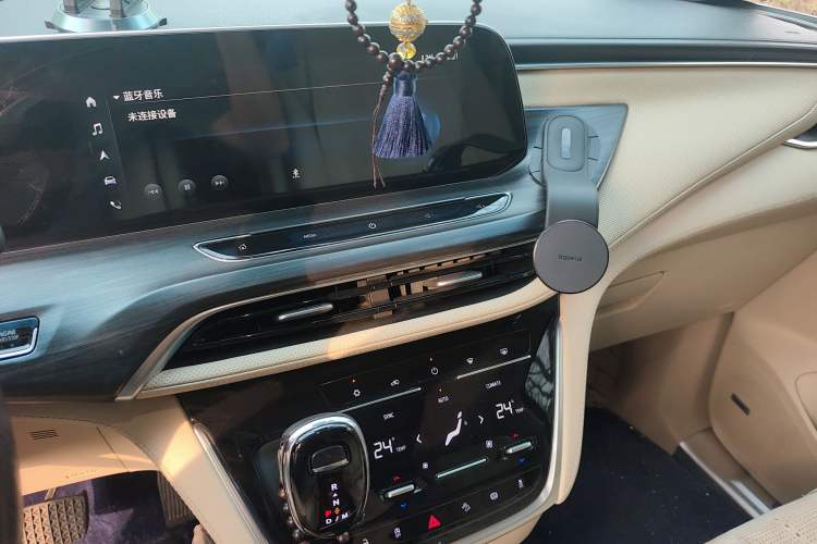 Used Buick GL8 2022 ES Landtrek 653T Smart Flagship Model Audio And AC Panel