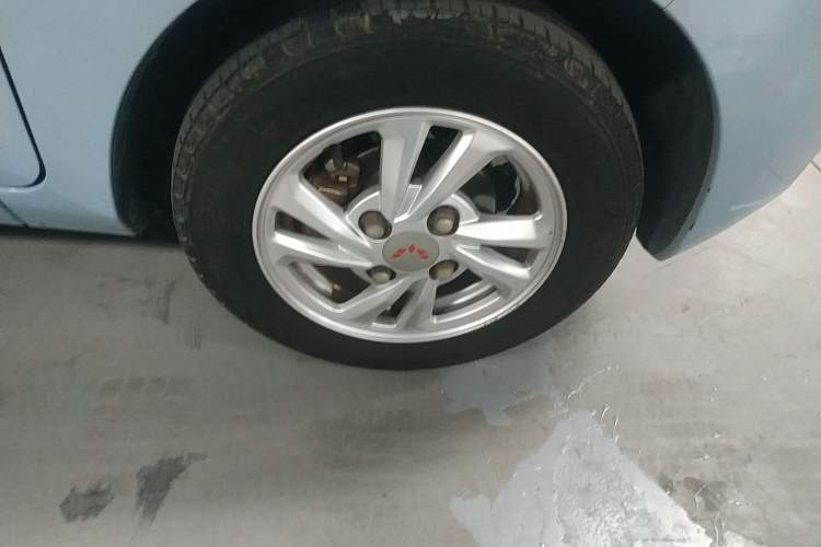 Used Wuling Hongguang MINIEV 2020 Zizai Version Lithium-NMC Right Front Wheel Hub