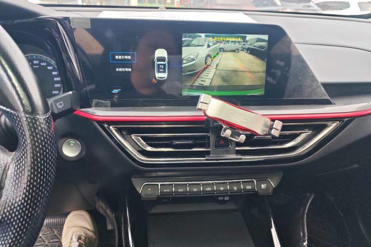 Used CHANGAN OSHAN X5 2021 1.5T DCT Luxury Edition Audio And AC Panel