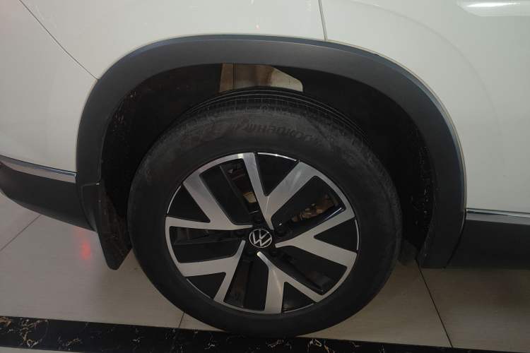 Used Volkswagen Tayron 2023 280TSI Two-Wheel-Drive Luxury Plus Advanced Version
